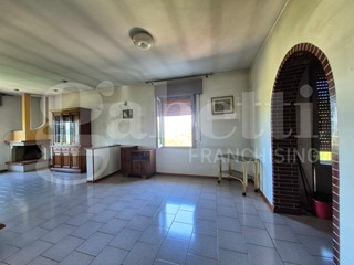 Appartamento in Vendita a Gubbio, 57'000&euro;, 90 m², arredato