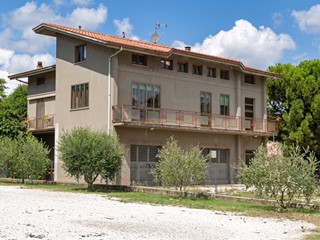 Appartamento in Vendita a Novafeltria, zona Secchiano, 68'000&euro;, 126 m²