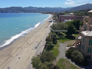 Quadrilocale in Vendita a Savona, 370'000&euro;, 88 m²