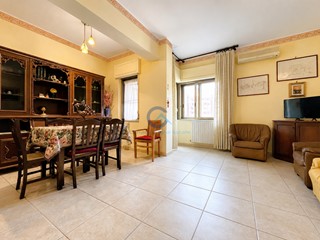 Trilocale in Vendita a Catanzaro, zona il Corvo, 98'000&euro;, 105 m²