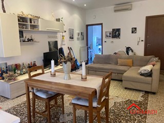 Appartamento in Affitto a Genova, zona Sestri Ponente, 650&euro;, 94 m², arredato