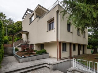 Appartamento in Affitto a Bologna, zona Costa Saragozza, 3'000&euro;, 247 m², con Box