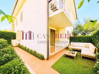 Quadrilocale in Vendita a Camaiore, zona Lido di Camaiore, 260'000&euro;, 75 m²