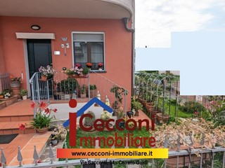Appartamento in Vendita a Cerreto Guidi, 250'000&euro;, 90 m², arredato, con Box