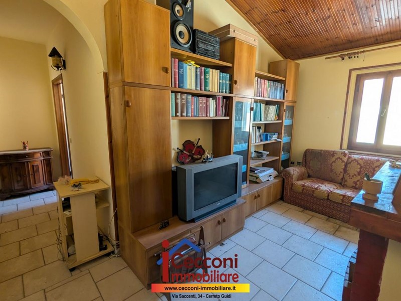 Appartamento in Vendita a Cerreto Guidi, 90'000&euro;, 90 m², arredato