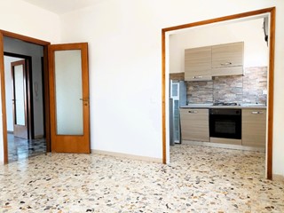 Quadrilocale in Affitto a Cascina, 750&euro;, 95 m², arredato, con Box