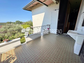 Appartamento in Vendita a Massa, 450'000&euro;, 230 m², arredato