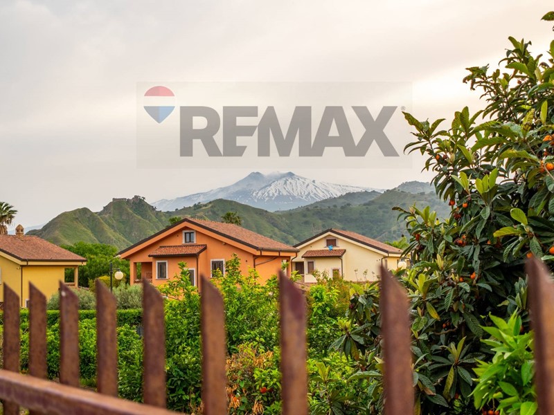 Appartamento in Vendita a Taormina, 165'000&euro;, 129 m²