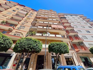 Trilocale in Vendita a Taranto, zona Rione Italia - Montegranaro, 98'000&euro;, 95 m²