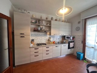 Appartamento in Vendita a Cascina, 165'000&euro;, 110 m², con Box