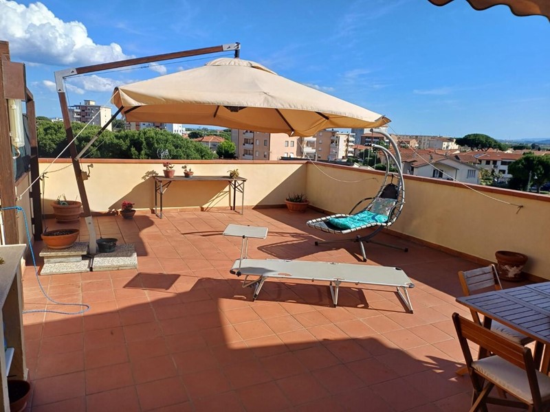 Attico in Vendita a Campiglia Marittima, zona Venturina Terme, 395'000&euro;, 207 m², arredato, con Box