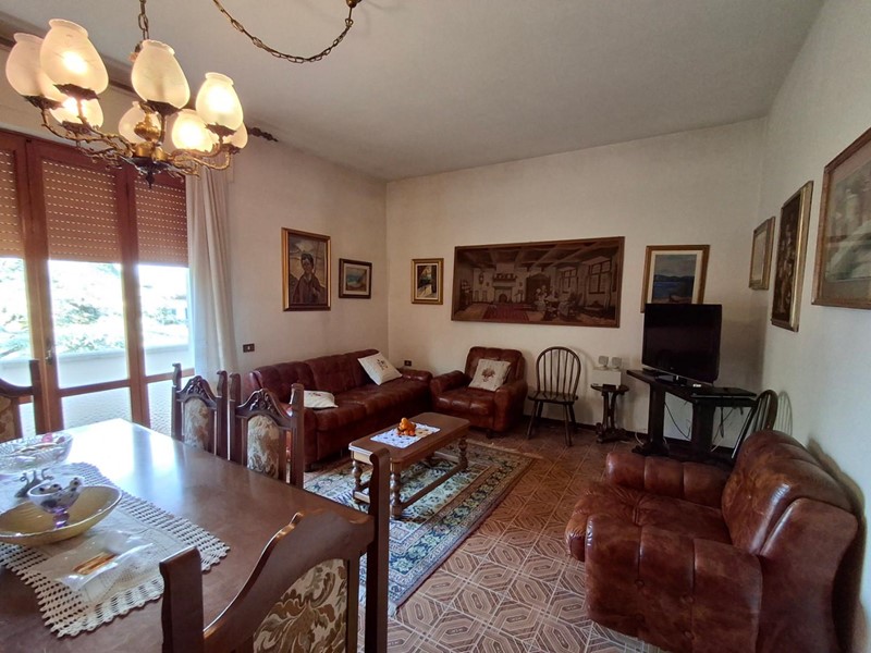 Appartamento in Vendita a Empoli, 330'000&euro;, 180 m², con Box