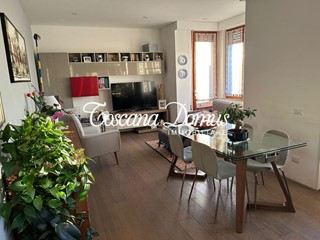 Appartamento in Vendita a Siena, 365'000&euro;, 120 m², arredato