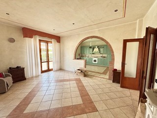 Appartamento in Vendita a Castelfranco di Sotto, 185'000&euro;, 120 m², arredato, con Box