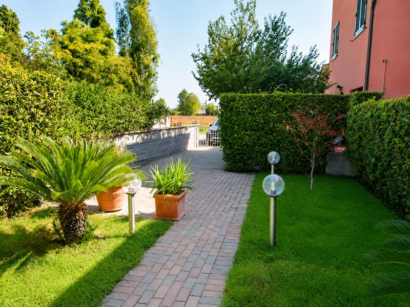 Appartamento in Vendita a Pontedera, zona Il Chiesino, 237'000&euro;, 120 m²