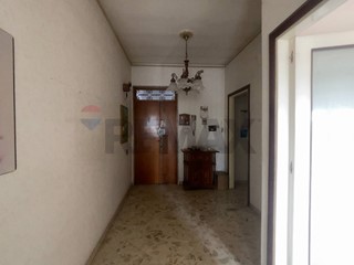 Appartamento in Vendita a Santeramo in Colle, 96'000&euro;, 190 m²