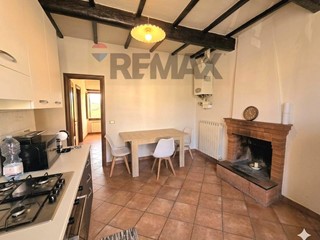 Quadrilocale in Vendita a Loro Ciuffenna, 128'000&euro;, 85 m²