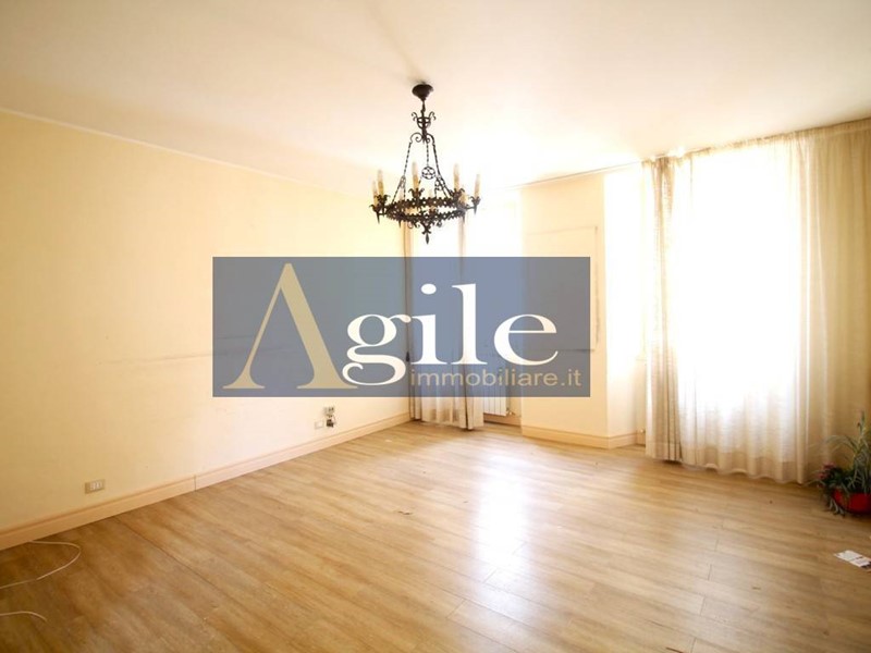Appartamento in Vendita a Ascoli Piceno, 135'000&euro;, 125 m²