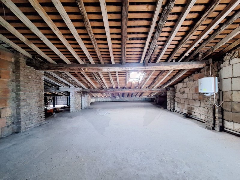 Appartamento in Vendita a Brescia, 150'000&euro;, 270 m²