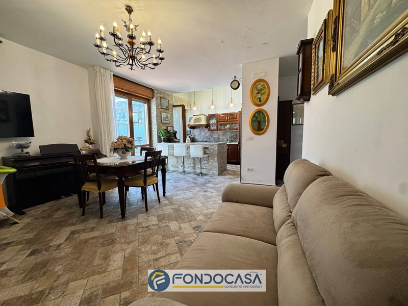 Trilocale in Vendita a Salerno, 159'000&euro;, 70 m²