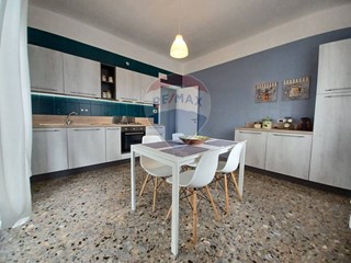 Quadrilocale in Vendita a Monopoli, zona SEMICENTRALE, 258'000&euro;, 140 m²