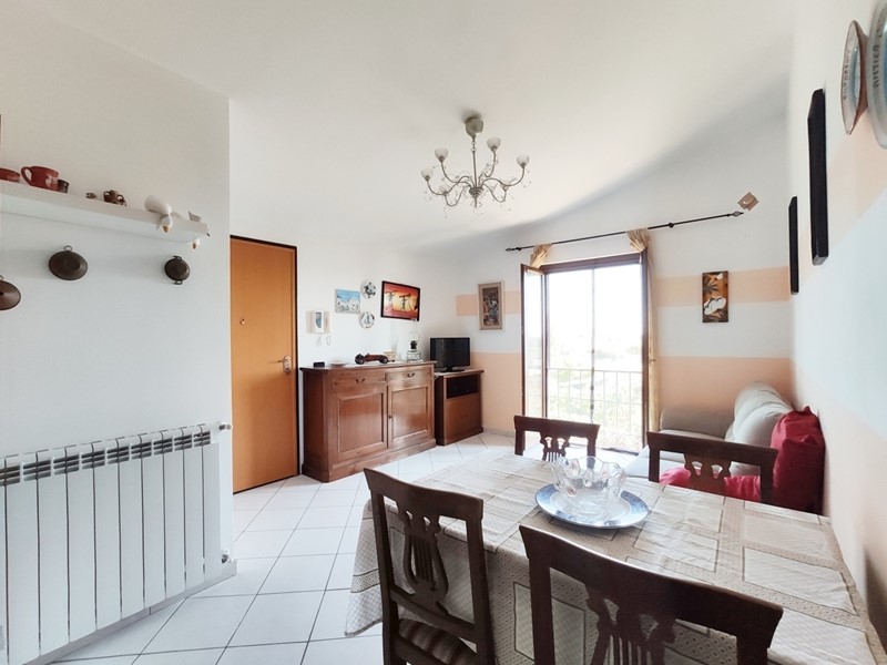 Trilocale in Vendita a Aprilia, zona Campodicarne, 65'000&euro;, 64 m², arredato
