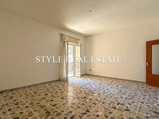 Quadrilocale in Vendita a Siracusa, zona Teracati, 89'000&euro;, 141 m²