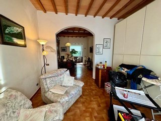Appartamento in Vendita a Siena, zona Due Ponti, 285'000&euro;, 135 m², con Box
