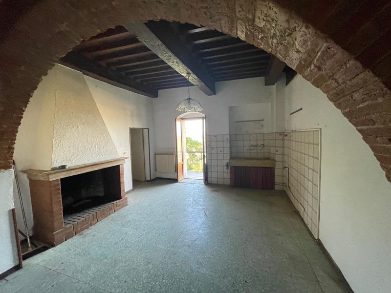Appartamento in Vendita a Sovicille, zona Rosia, 165'000&euro;, 185 m²