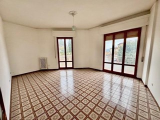 Appartamento in Vendita a Rapolano Terme, 175'000&euro;, 175 m²
