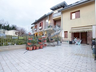 Appartamento in Vendita a Monteriggioni, zona Uopini, 380'000&euro;, 160 m², con Box