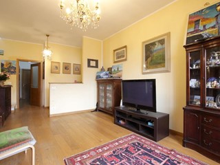 Appartamento in Vendita a Monteriggioni, zona La Tognazza, 300'000&euro;, 190 m², con Box