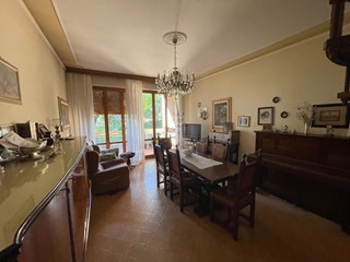 Appartamento in Vendita a Siena, 380'000&euro;, 215 m², con Box