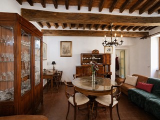 Appartamento in Vendita a Sinalunga, 150'000&euro;, 254 m²