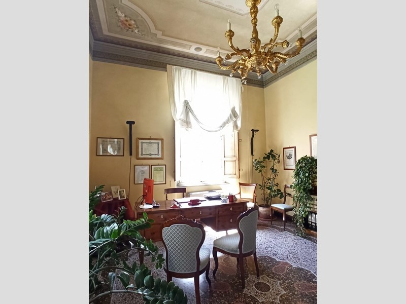 Appartamento in Vendita a Lucca, 470'000&euro;, 200 m²