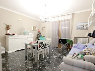 Appartamento in Vendita a Asciano, zona Arbia, 340'000&euro;, 180 m², con Box
