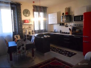 Trilocale in Vendita a Murlo, zona Casciano, 120'000&euro;, 71 m², arredato, con Box