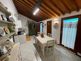Quadrilocale in Vendita a Monteriggioni, zona Santa Colomba, 170'000&euro;, 75 m²