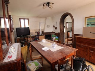 Appartamento in Vendita a Monteroni d'Arbia, zona More di Cuna, 140'000&euro;, 185 m²