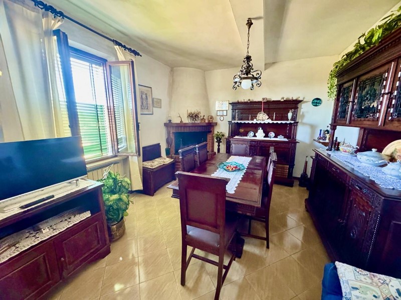 Appartamento in Vendita a Siena, zona Coroncina, 240'000&euro;, 90 m²