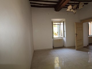Appartamento in Vendita a Monteroni d'Arbia, zona Lucignano D'arbia, 100'000&euro;, 125 m²