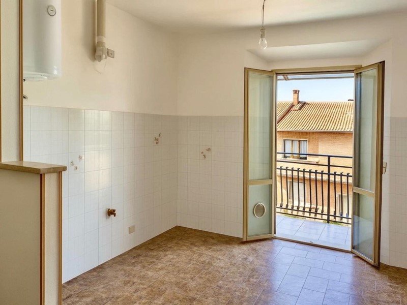 Quadrilocale in Vendita a Asciano, 96'000&euro;, 70 m², con Box