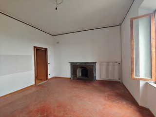 Appartamento in Vendita a Sinalunga, 130'000&euro;, 260 m², con Box