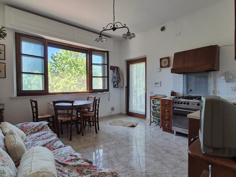 Bilocale in Vendita a Asciano, zona Torre a Castello, 83'000&euro;, 40 m², con Box