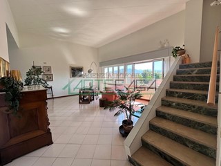 Appartamento in Vendita a Pisa, 495'000&euro;, 160 m², con Box