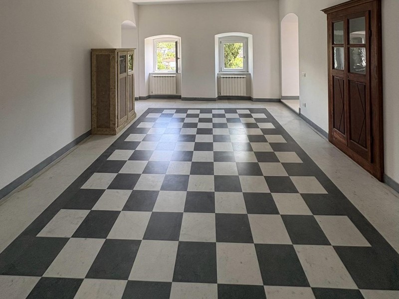 Appartamento in Vendita a Carrara, zona Fossola, 285'000&euro;, 140 m²