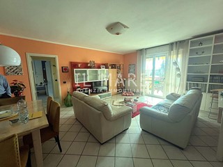 Appartamento in Vendita a Massa, zona Ricortola, 235'000&euro;, 110 m², arredato