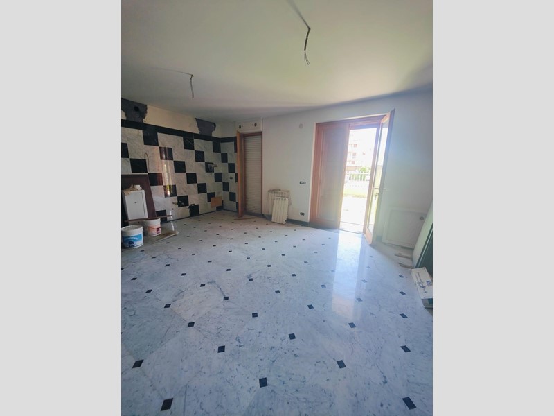 Quadrilocale in Affitto a Carrara, zona Marina di Carrara, 1'000&euro;, 100 m²