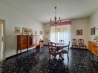 Quadrilocale in Vendita a Lucca, 250'000&euro;, 120 m²
