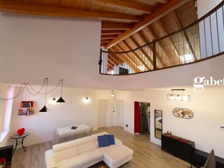 Attico in Vendita a Ornago, 365'000&euro;, 176 m²